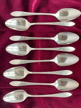 Set of 8 Lady Hamilton silver plated Teaspoons by Community 1932 Art Deco Vtg
